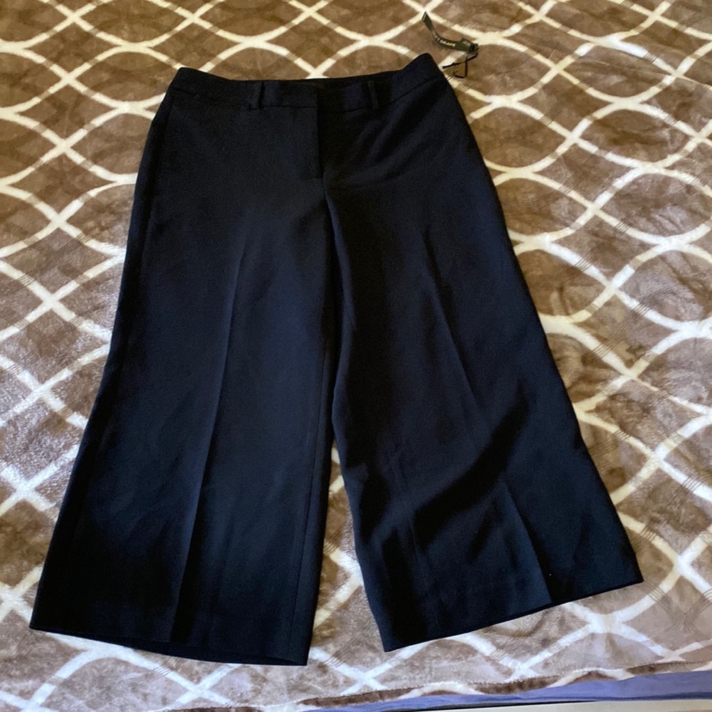 Black cropped pants